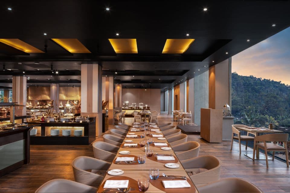 The Golden Crown Hotel