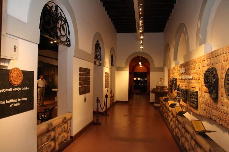 Discover five fantastic indoor activities for rainy Kandy days.