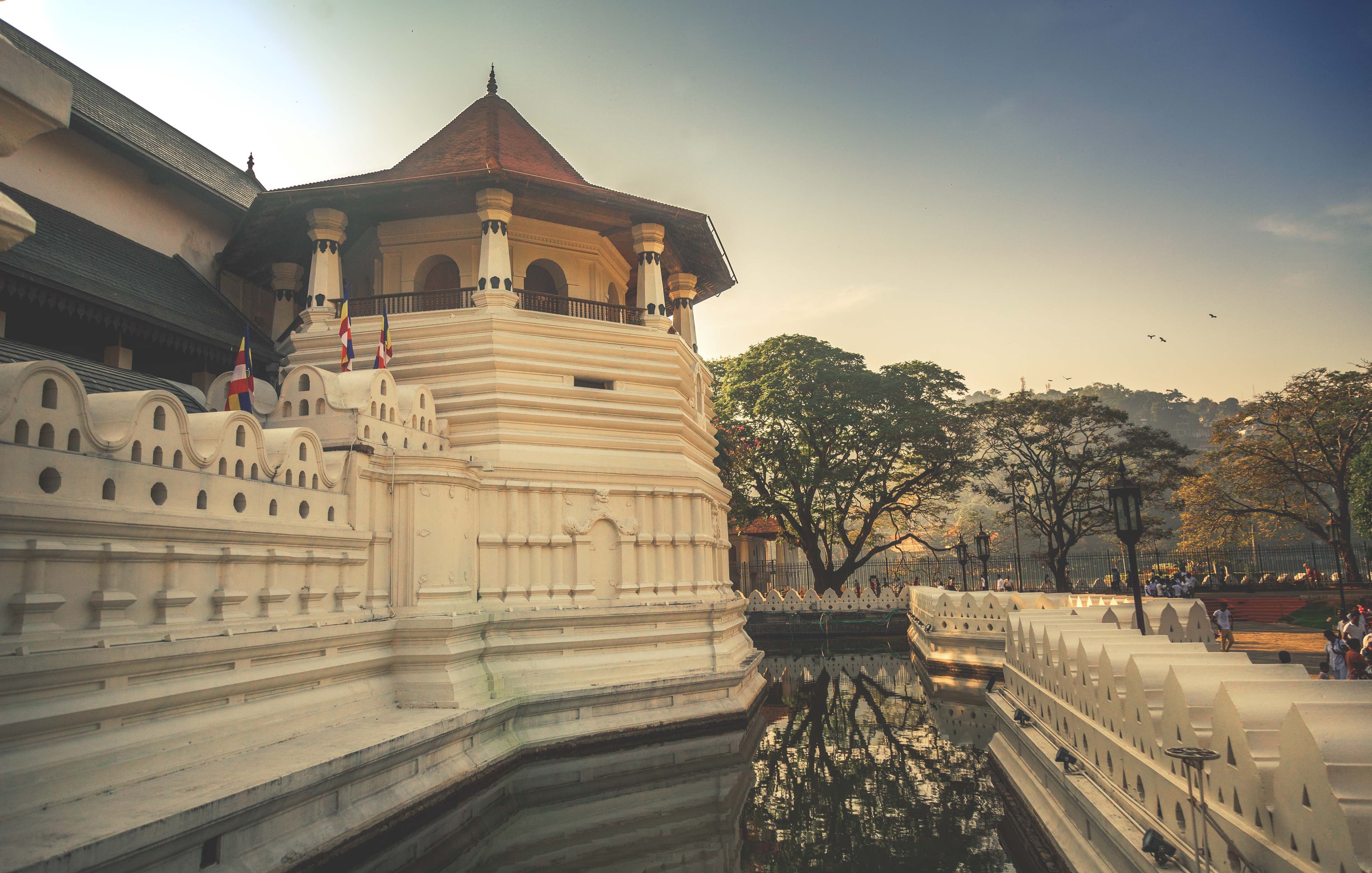 The Heart of Kandy: A Detailed Guide to Visiting the Temple of the Sacred Tooth Relic