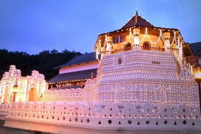 Kandy's Sacred Heart: Temple of the Tooth Relic